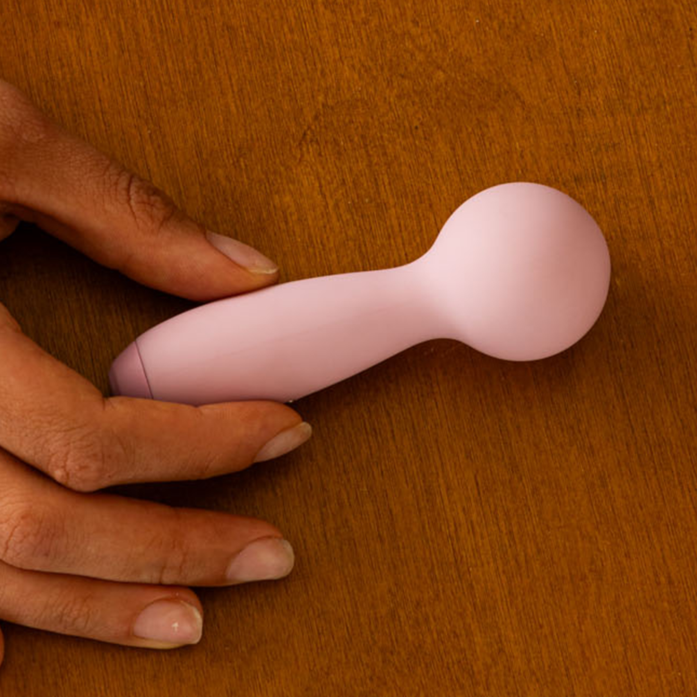 sexy work suits Wanda - Classic Wand Vibrator